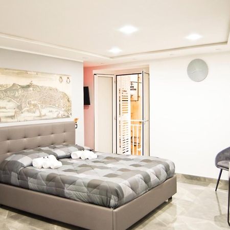Suite Napoli Sotterranea Con Vasca Idromassaggio 외부 사진