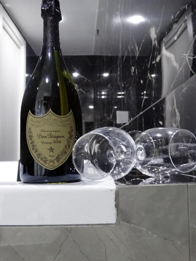 Suite Napoli Sotterranea Con Vasca Idromassaggio 외부 사진