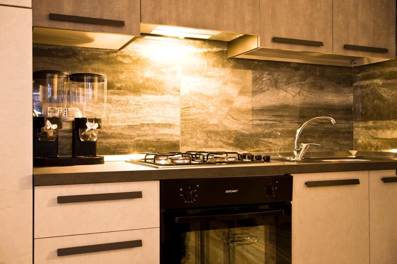 Suite Napoli Sotterranea Con Vasca Idromassaggio 외부 사진