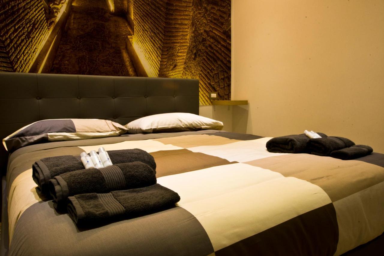 Suite Napoli Sotterranea Con Vasca Idromassaggio 외부 사진